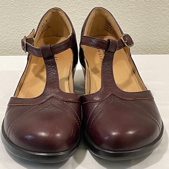 ARAVON "Maura" T-Strap Genuine Leather Pump, Wine - 6.5 B - Picture 1 of 12